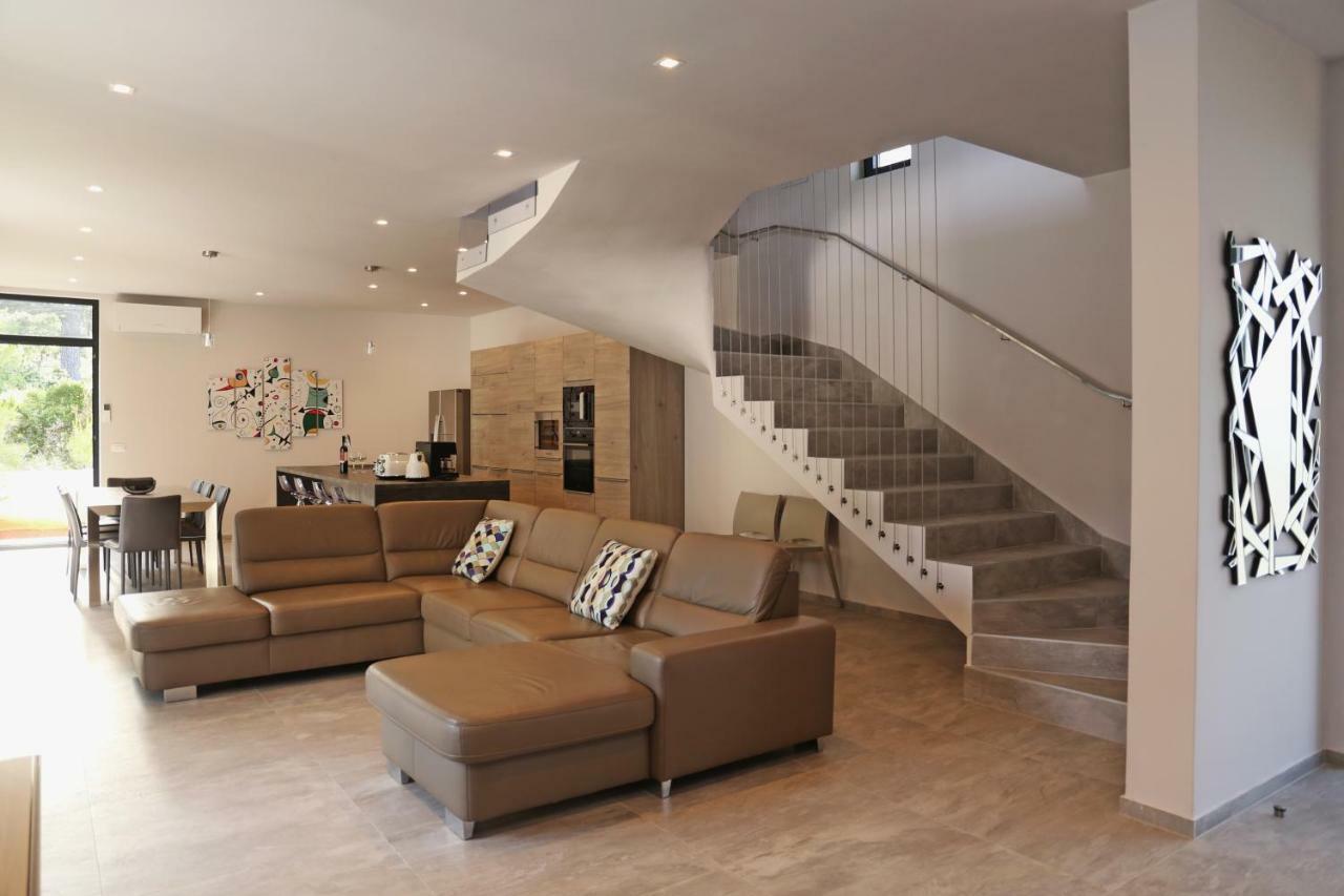 Seaside Villa At بريسبا المظهر الخارجي الصورة