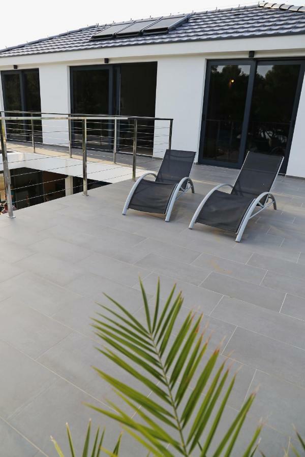 Seaside Villa At بريسبا المظهر الخارجي الصورة