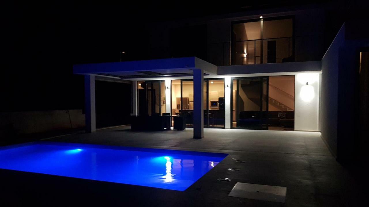 Seaside Villa At بريسبا المظهر الخارجي الصورة
